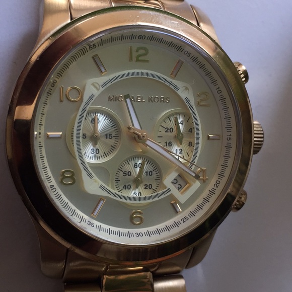 Michael Kors oversized runway watch - Picture 8 of 8